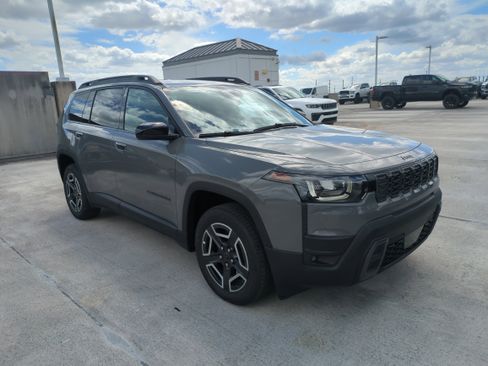 New 2026 Jeep Cherokee Laredo image 2