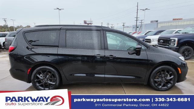 Used 2026 Chrysler Pacifica Select w/ S Appearance Package FWD image 9