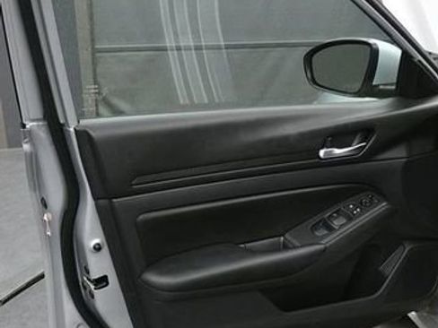 Used 2021 Nissan Altima 2.5 S FWD image 10