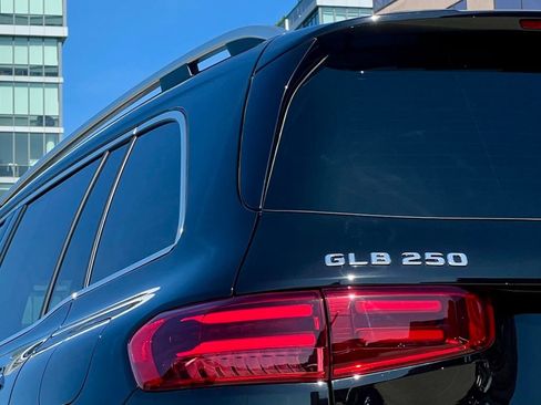 Certified 2025 Mercedes-Benz GLB 250 4MATIC image 9