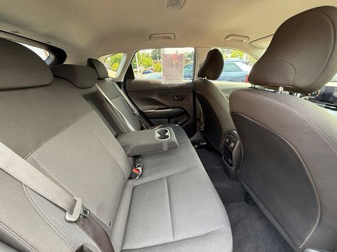 Certified 2025 Hyundai Kona SEL AWD/4WD image 16