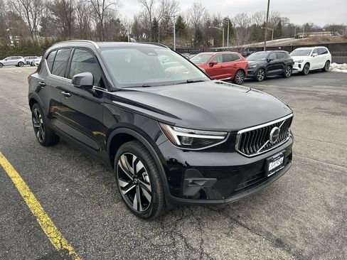 Certified 2025 Volvo XC40 B5 Plus w/ Climate Package image 2