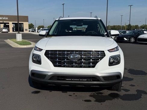 Certified 2025 Hyundai Venue SEL FWD image 2