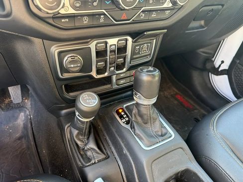 Used 2024 Jeep Wrangler Unlimited Sahara w/ Technology Group AWD/4WD image 22