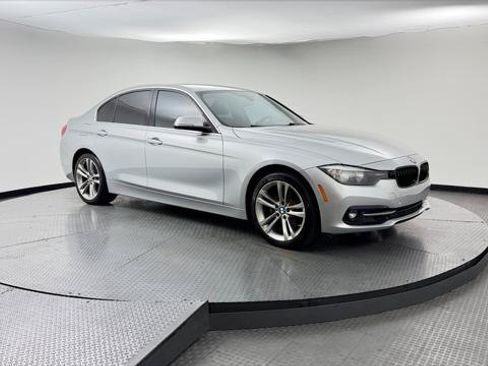 Used 2017 BMW 330i Sedan RWD image 11