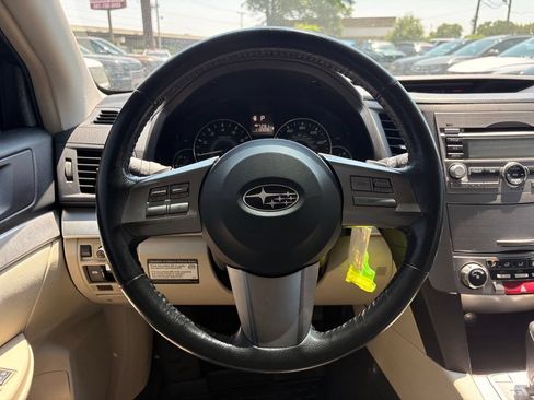 Used 2010 Subaru Outback 2.5i Premium AWD/4WD image 14