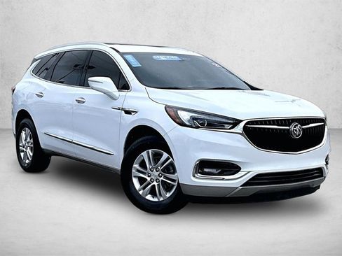 Used 2021 Buick Enclave Essence image 11