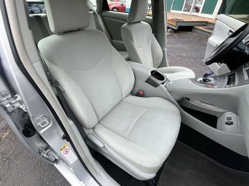Used 2014 Toyota Prius Two FWD image 16