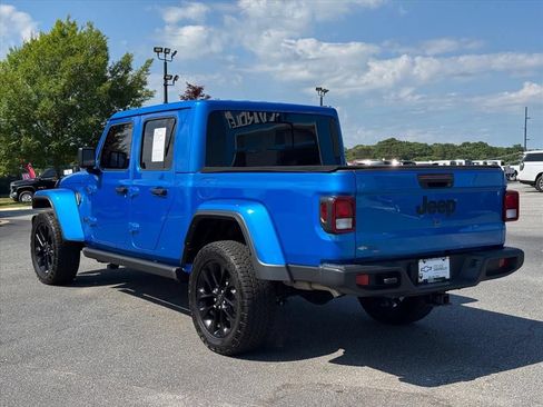 Used 2024 Jeep Gladiator Sport AWD/4WD image 5