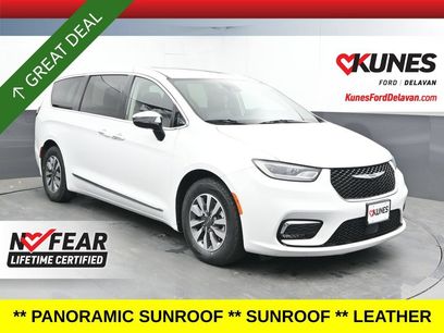 Used 2023 Chrysler Pacifica Limited
