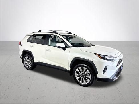 Used 2022 Toyota RAV4 Limited AWD/4WD image 4