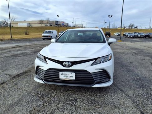 Used 2023 Toyota Camry LE image 29
