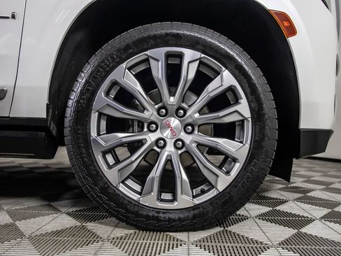 Used 2022 GMC Yukon Denali w/ Denali Premium Package AWD/4WD image 45
