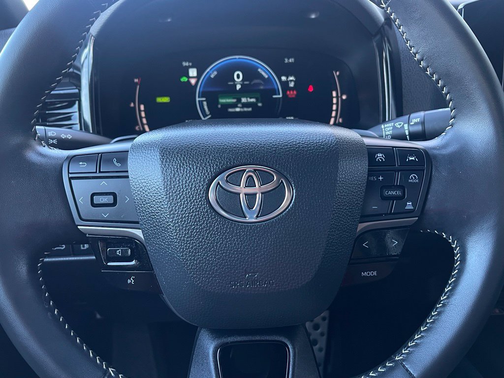 Used 2025 Toyota Camry SE FWD image 23