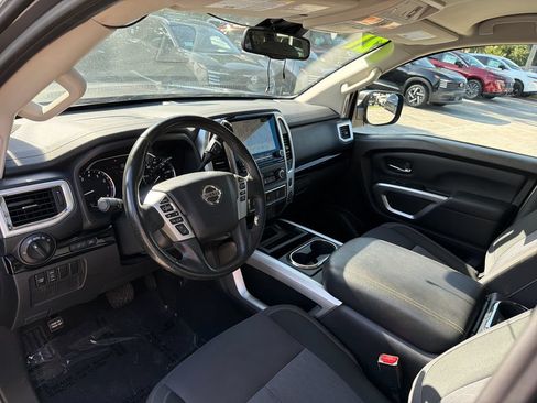 Used 2021 Nissan Titan SV w/ SV Convenience Package AWD/4WD image 14