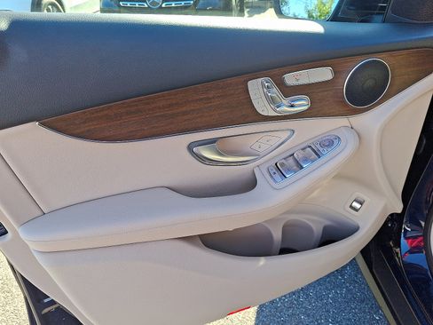 Certified 2022 Mercedes-Benz GLC 300 4MATIC image 12