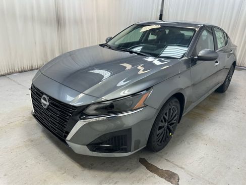 New 2025 Nissan Altima 2.5 SV image 10