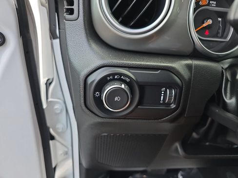 Used 2023 Jeep Wrangler Unlimited Sahara AWD/4WD image 36