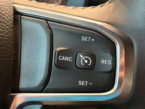 Used 2024 RAM 1500 Laramie AWD/4WD image 26