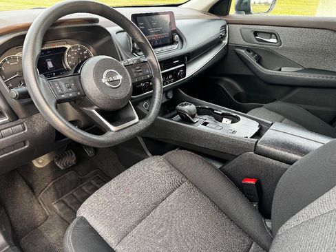 Used 2023 Nissan Rogue SV image 11