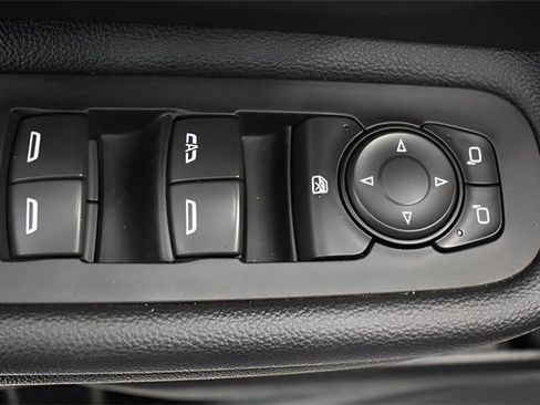 Used 2022 GMC Terrain SLT image 23