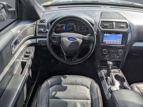 Used 2017 Ford Explorer XLT w/ Equipment Group 202A image 18
