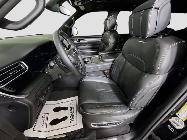 Used 2024 Jeep Grand Wagoneer Series II Obsidian w/ Quick Order Packagew 28T AWD/4WD image 19