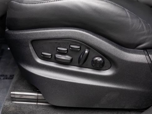 Used 2024 Porsche Cayenne S image 28