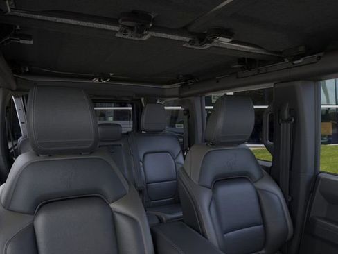New 2026 Ford Bronco Outer Banks w/ Sasquatch Package image 12
