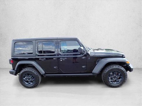 Used 2023 Jeep Wrangler Unlimited w/ Cold Weather Group AWD/4WD image 5