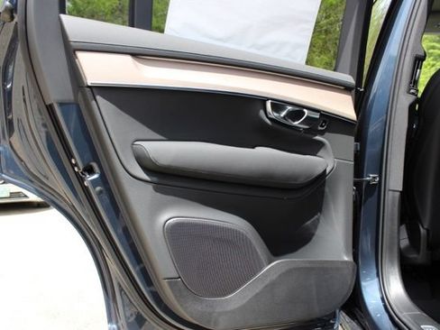 New 2026 Volvo XC90 B5 Core AWD/4WD image 18