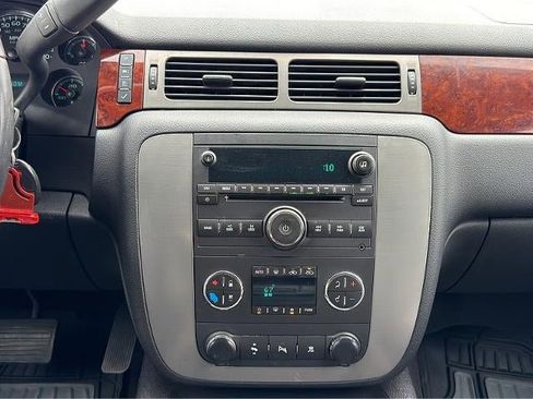 Used 2009 GMC Sierra 2500 SLT w/ Entertainment Package AWD/4WD image 22