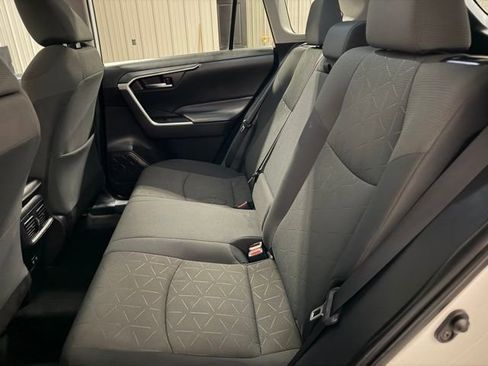 Used 2021 Toyota RAV4 XLE image 18