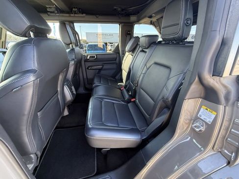 Used 2025 Ford Bronco Outer Banks image 10