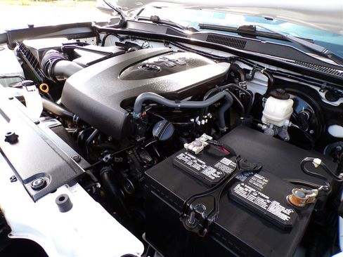 Used 2022 Toyota Tacoma Limited image 18