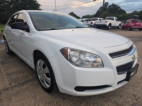 Used 2011 Chevrolet Malibu LS image 4