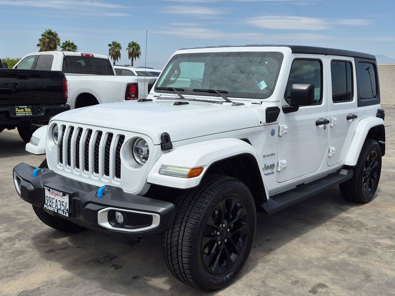 Used 2022 Jeep Wrangler Unlimited Sahara AWD/4WD image 3