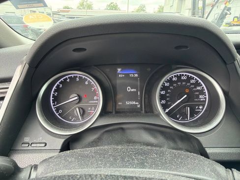 Used 2021 Toyota Camry LE FWD image 3