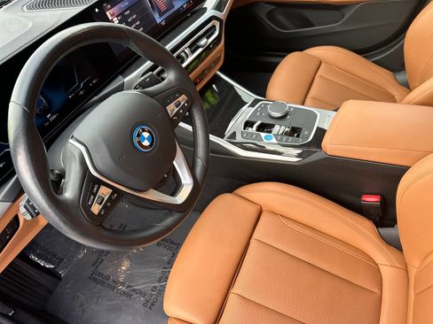 Used 2023 BMW i4 eDrive35 w/ Premium Package image 10