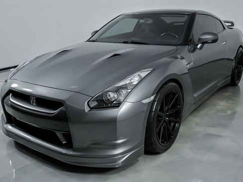 Used 2010 Nissan GT-R Premium image 6