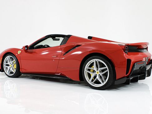 Certified 2019 Ferrari 488 Pista Spider RWD image 7