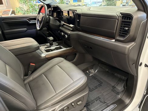 Used 2023 GMC Sierra 1500 SLT w/ SLT Premium Package image 17