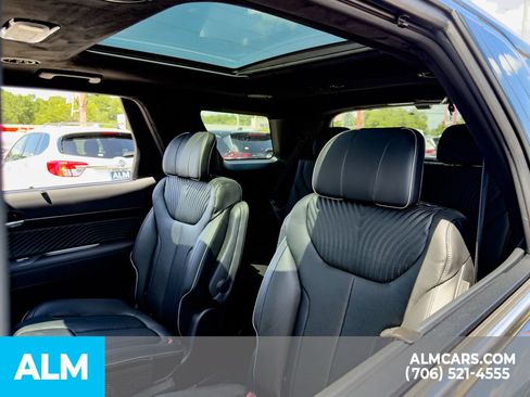 Used 2025 Hyundai Palisade Calligraphy FWD image 11