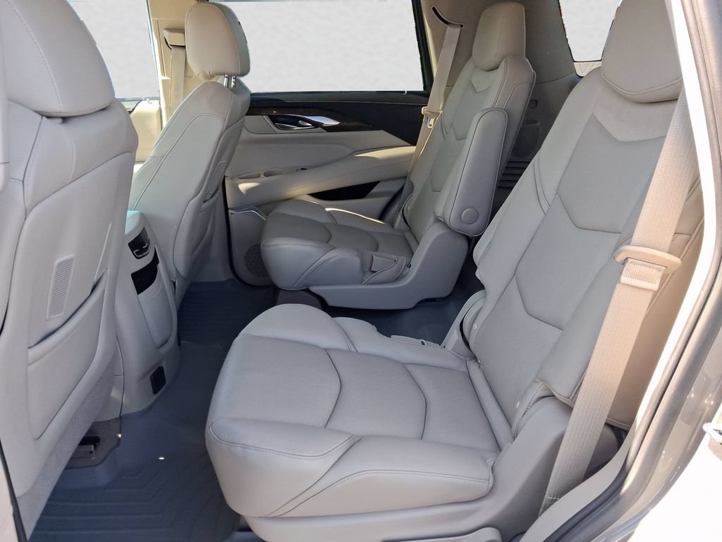 Used 2019 Cadillac Escalade Luxury w/ LPO, Radiant Package AWD/4WD image 11
