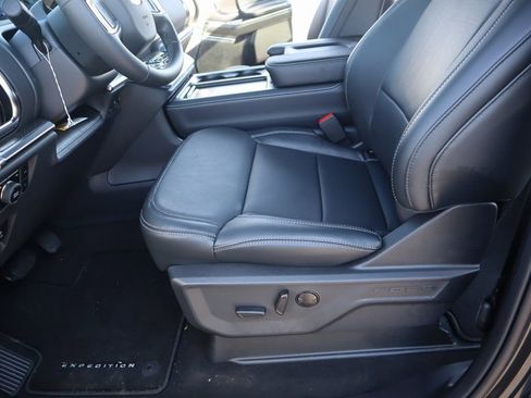 New 2026 Ford Expedition Platinum w/ Stealth Appearance Package image 12