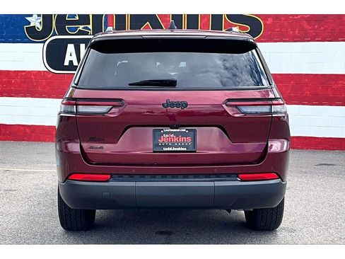 Used 2024 Jeep Grand Cherokee L Laredo AWD/4WD image 4