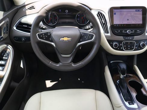 Used 2024 Chevrolet Malibu LT FWD image 8