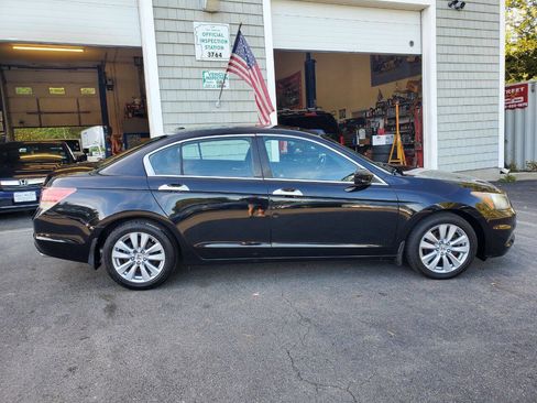 Used 2011 Honda Accord EX-L image 8