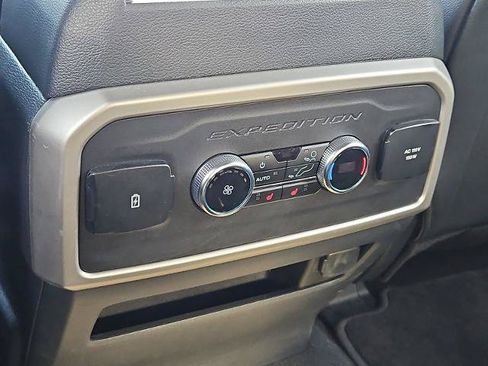 Used 2024 Ford Expedition Limited RWD image 22