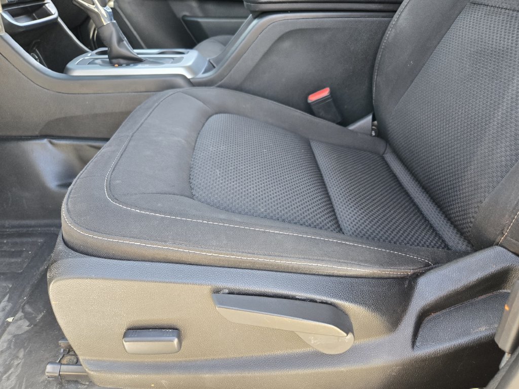 Used 2022 Chevrolet Colorado LT w/ Fleet Safety Package RWD image 24